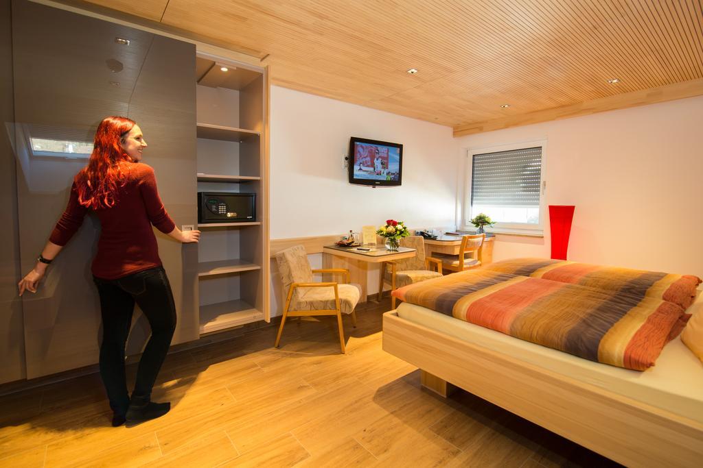 Hotel Garni Jaegerhof Сигмаринген Екстериор снимка