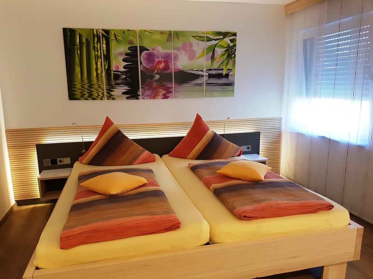 Hotel Garni Jaegerhof Сигмаринген Екстериор снимка