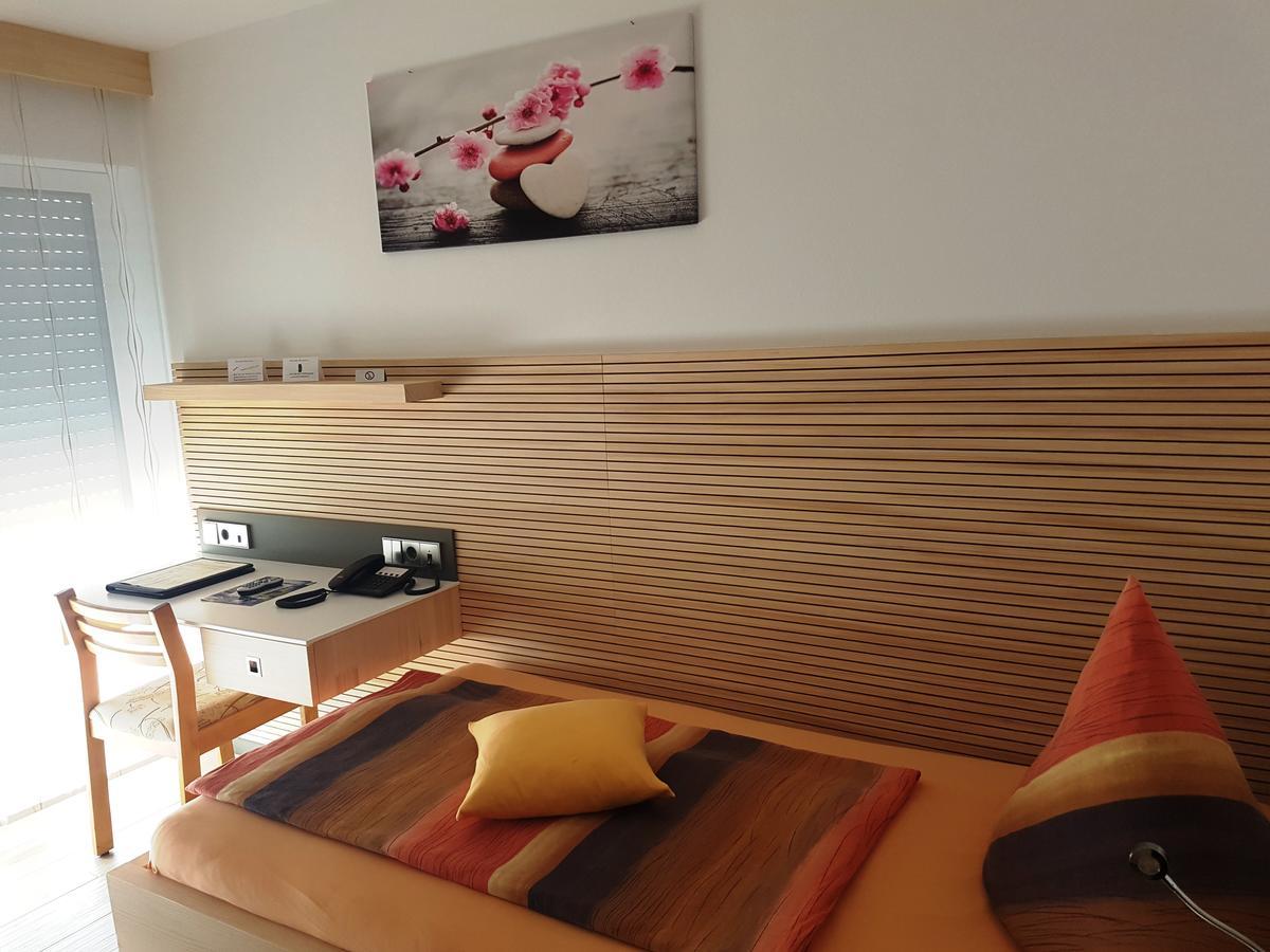 Hotel Garni Jaegerhof Сигмаринген Екстериор снимка
