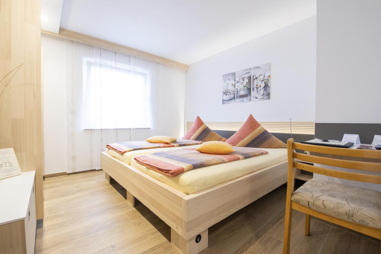 Hotel Garni Jaegerhof Сигмаринген Екстериор снимка